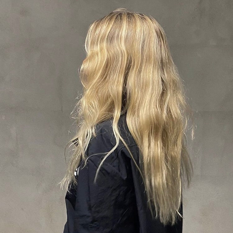 Siren waves, model, blonde hair, black jacket