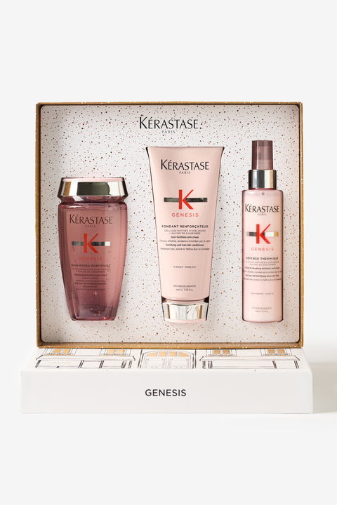 Le coffret cadeau Génésis de Kérastase inclus le shampooing Bain Hydra-Fortifiant, l’après-shampoing Fondant Renforçateur et le spray protecteur Défense Thermique.