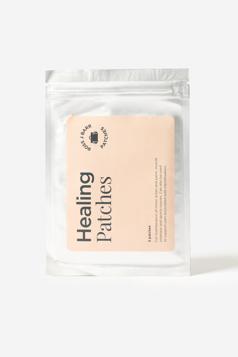 Les healing patches de Ross J Barr sur un fond blanc.