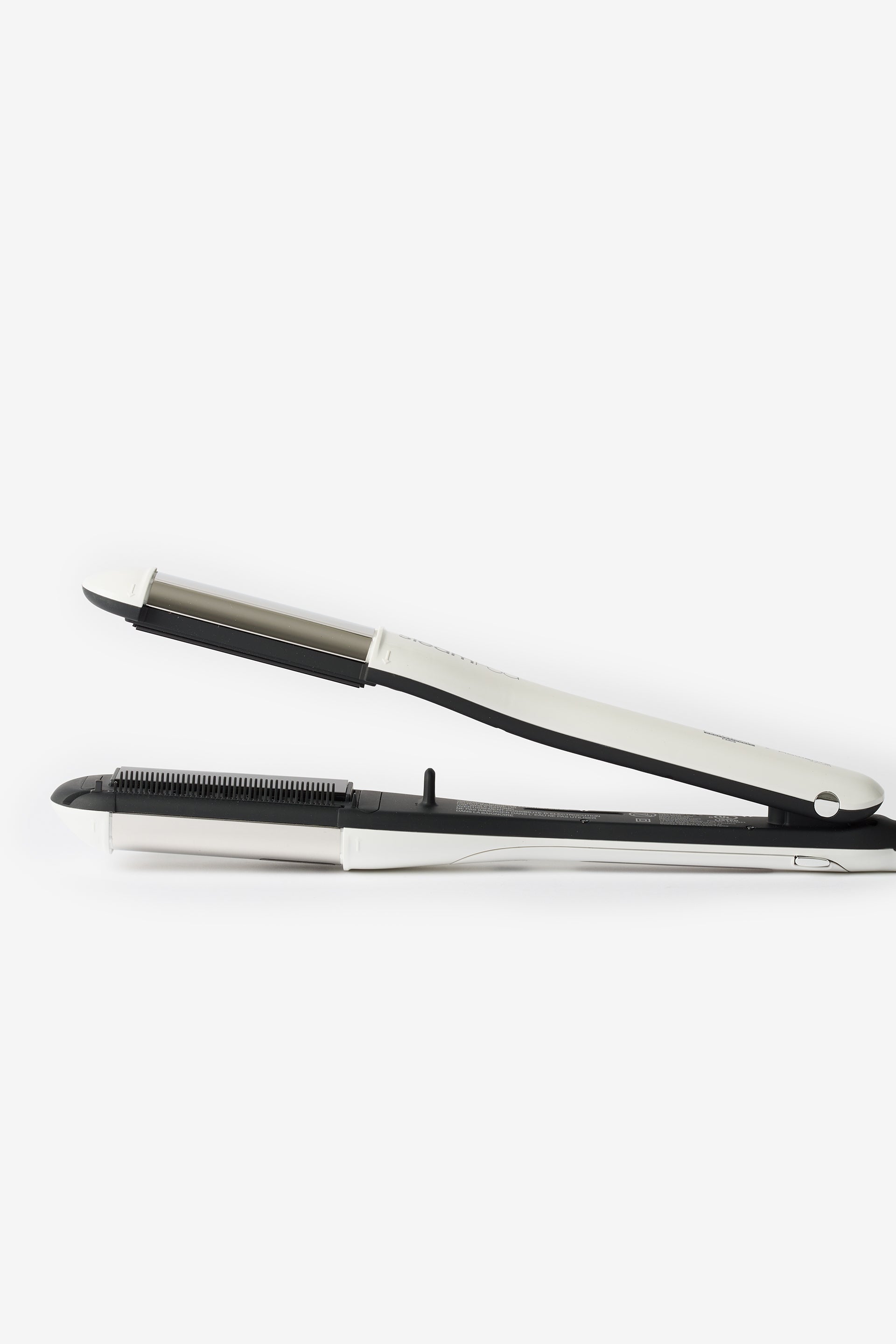 Le steampod 4 de L'Oréal Professionnel est de couleur blanche et noire.